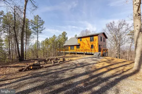 635 W End Dr, Fort Ashby, WV 26719