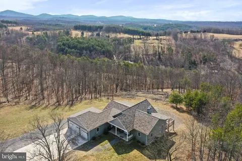 125 Pointe Valley Dr, Fort Ashby, WV 26719