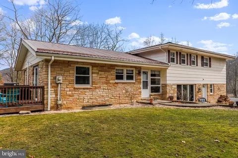 195 Staggs Ln, Keyser, WV 26726