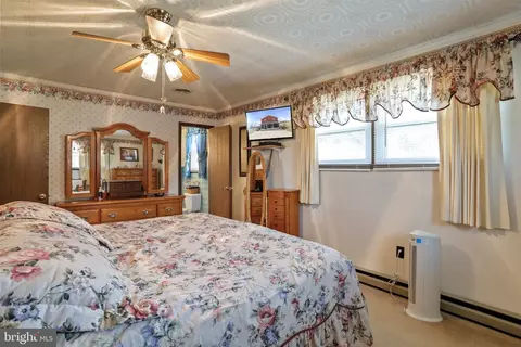 Bedroom - 1271 Rogers Rd, Burlington, WV 26710 photo 4 of 6