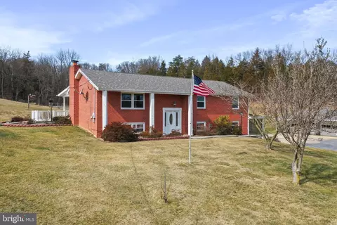 1271 Rogers Rd, Burlington, WV 26710