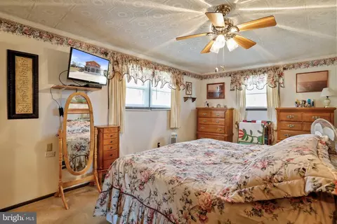 Bedroom - 1271 Rogers Rd, Burlington, WV 26710 photo 2 of 6