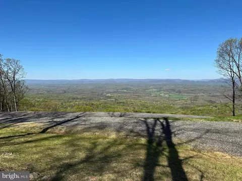 212 Bluffs On The Potomac, Fort Ashby, WV 26719