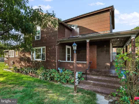 32 Vernon St, Keyser, WV 26726