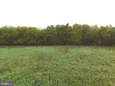 18 Brenwood Farm Rd, Burlington, WV 26710