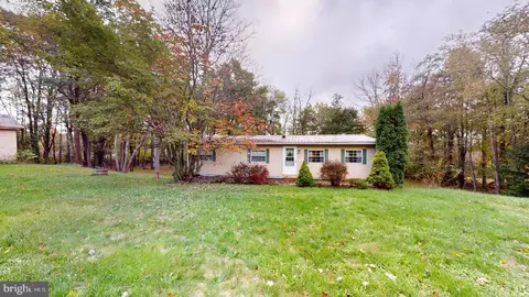18939 Northwestern Tpke, Elk Garden, WV 26717