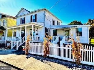 493 Saint Cloud St, Keyser, WV 26726 photo 2