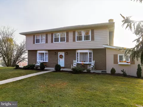 20 Waters Edge Dr, Fort Ashby, WV 26719