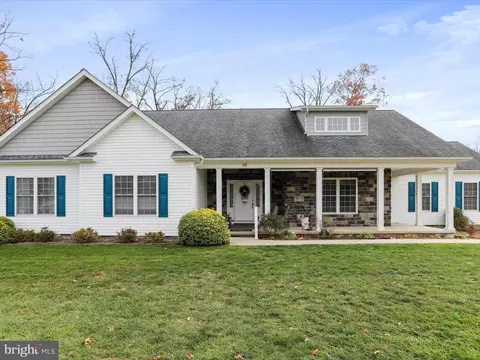 20 Watershed Dr, Ridgeley, WV 26753
