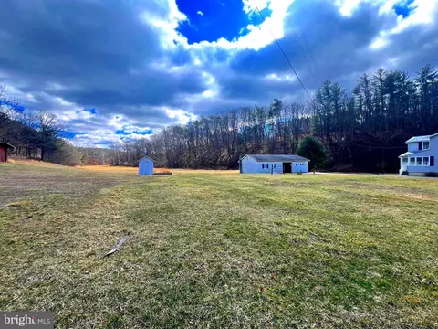 Exterior - 2154 Dans Run Rd, Springfield, WV 26763 photo 2 of 5