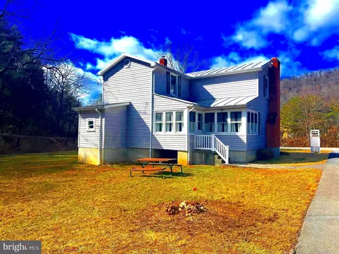 Exterior - 2154 Dans Run Rd, Springfield, WV 26763 photo 1 of 5