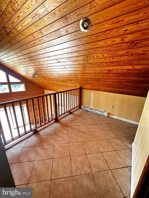 Entry Way - 764 Maple Forest Ln, Keyser, WV 26726 photo 3 of 28