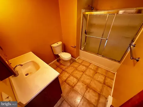 Bath - 764 Maple Forest Ln, Keyser, WV 26726 photo 4 of 5