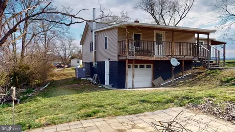20 Ridge Rd, Burlington, WV 26710
