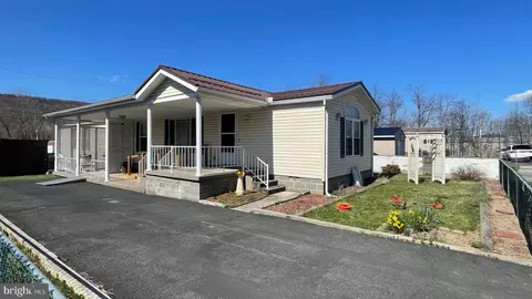 21 N Buddy Ln, Ridgeley, WV 26753