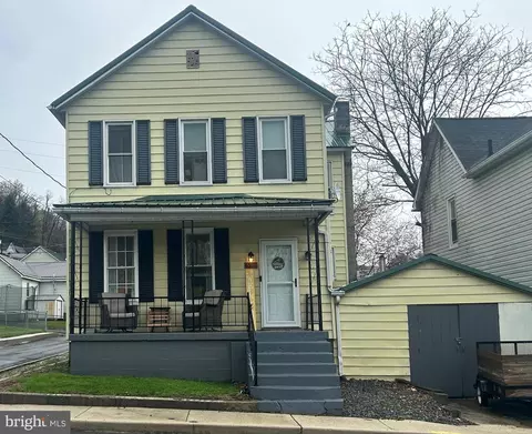 65 Silver St, Ridgeley, WV 26753