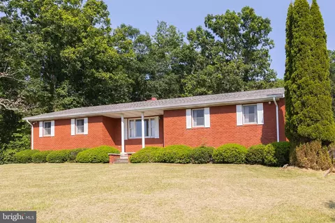 598 Knobley Rd, Ridgeley, WV 26753