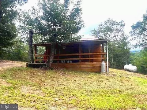 155 Bonneau Ln, Burlington, WV 26710
