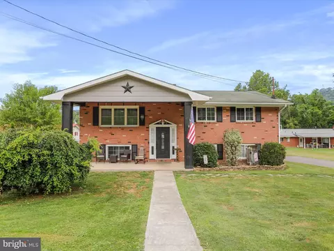 46 Poplar St, Ridgeley, WV 26753