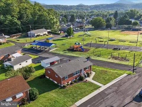 View/Area - 306 S E St, Keyser, WV 26726 photo 1 of 8
