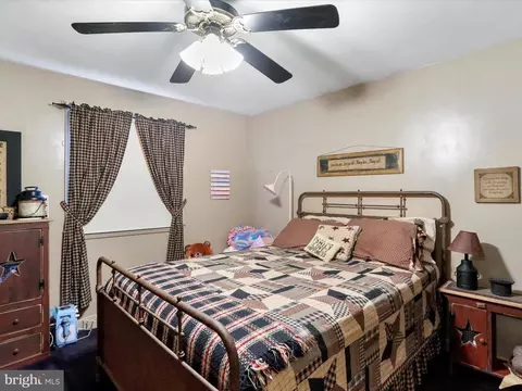 Bedroom - 306 S E St, Keyser, WV 26726 photo 3 of 4