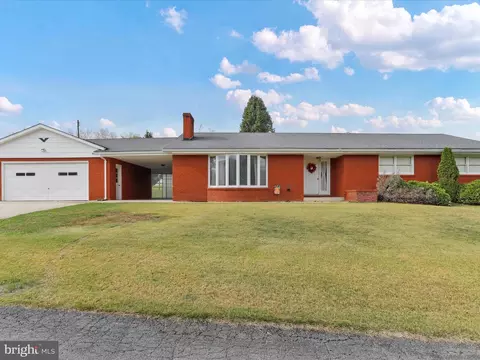 100 Fawn Ln, Keyser, WV 26726