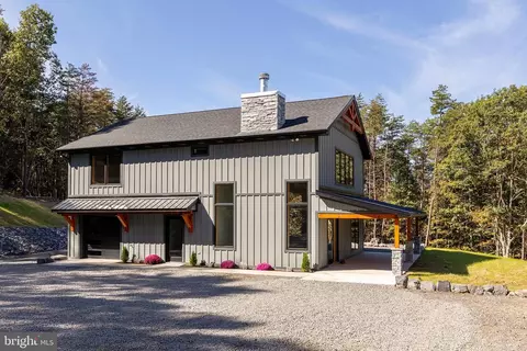 102 Bluffs Ridge Rd, Fort Ashby, WV 26719
