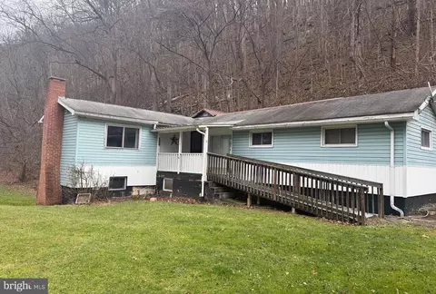 25 Helmick Ln, Keyser, WV 26726