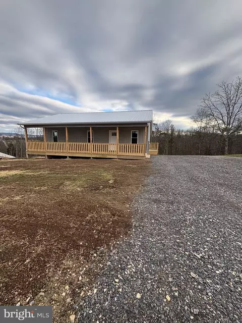 215 Grand View Dr, Keyser, WV 26726