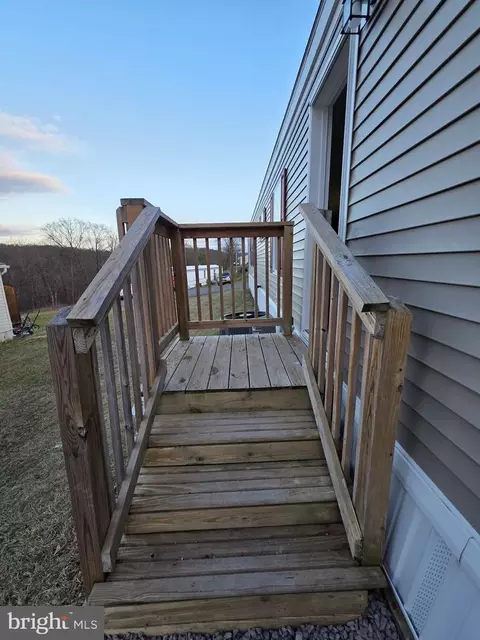 17 N Ranee Dr, Ridgeley, WV 26753