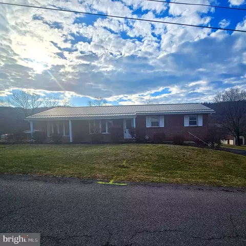 82 Foxall St, Wiley Ford, WV 26767