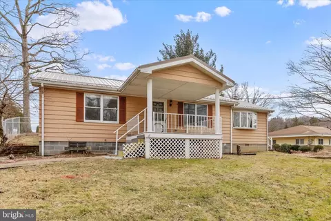 670 Scenic Ln, Ridgeley, WV 26753
