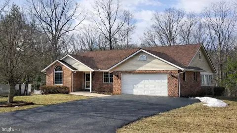 102 Spinnaker Ct, Ridgeley, WV 26753