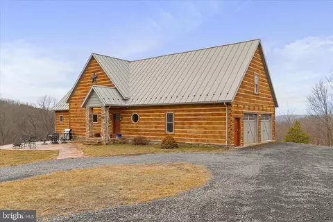 879 Olde Oak View Dr, Springfield, WV 26763