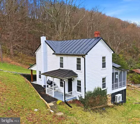 277 Bowmans Ridge Ln, Burlington, WV 26710