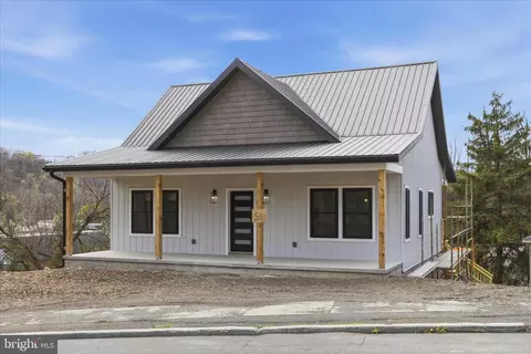 51 State St, Keyser, WV 26726