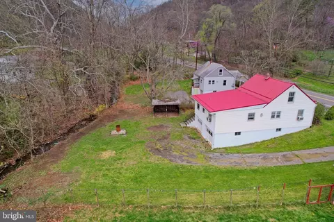 159 Rocket Ctr, Short Gap, WV 26726