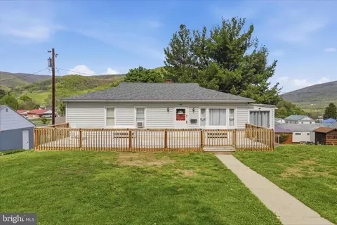 182 C St, Keyser, WV 26726