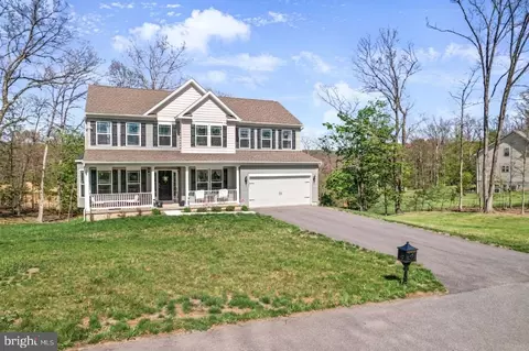 1561 N Lakewood Dr, Ridgeley, WV 26753