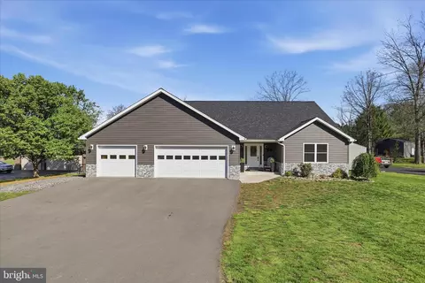 41 Leota St, Fort Ashby, WV 26719