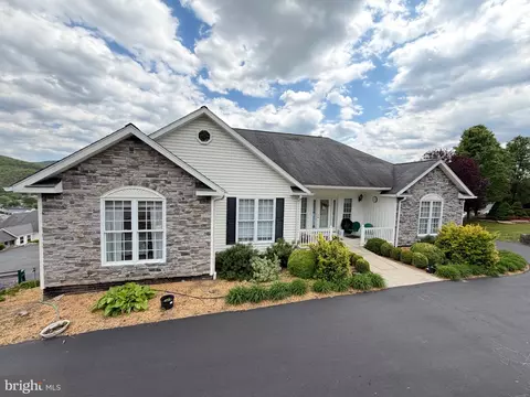 1565 Liberty St, Keyser, WV 26726