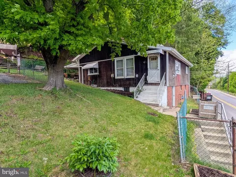 460 Armstrong St, Keyser, WV 26726