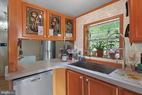 190 Pendleton St, Keyser, WV 26726 photo 9