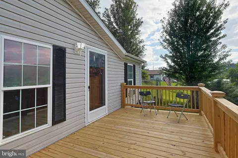 190 Pendleton St, Keyser, WV 26726 photo 3