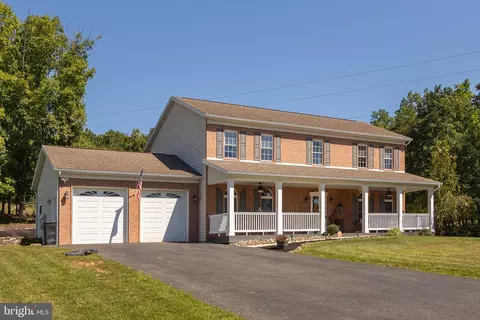 681 N Lakewood Dr, Ridgeley, WV 26753