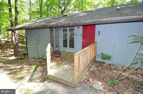 9 Mountainside Rd Berkeley Springs Wv 25411 32 Photos Mls