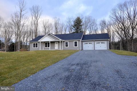 383 Cielo Ln, Berkeley Springs, WV 25411