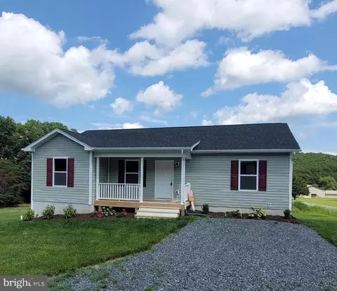 40 Bobbi Ct #8D, Berkeley Springs, WV 25411
