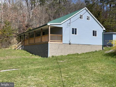 1015 Highland Ridge Rd, Berkeley Springs, WV 25411