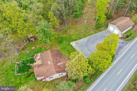 12538 Valley Rd, Berkeley Springs, WV 25411